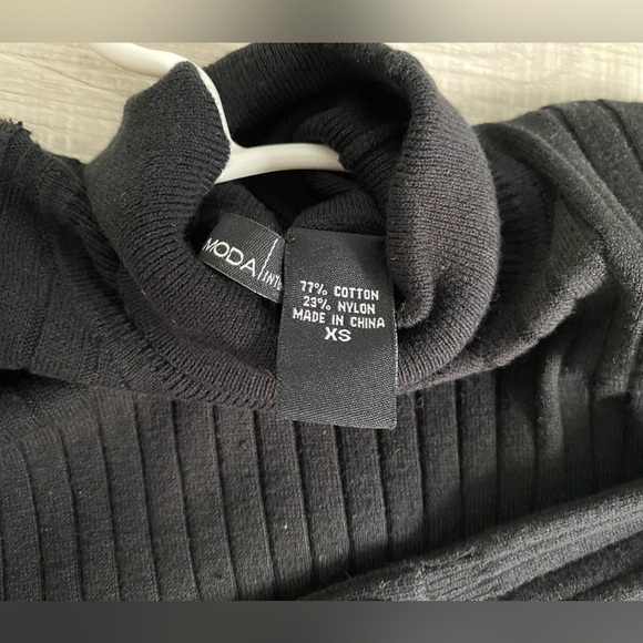 Long Black Turtle Neck 3/4 Sleeve Dress - Picture 4 of 12